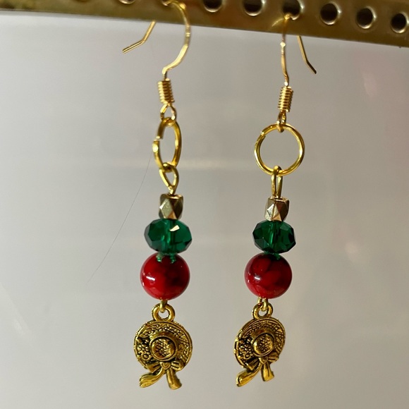 Merry Christmas 🎄 Golden Wreath Earring’s - Picture 4 of 4